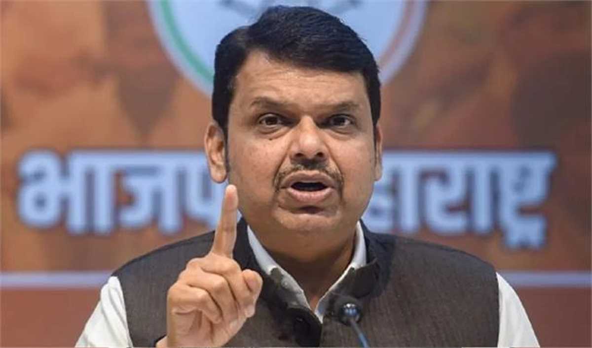 पीएम मोदी ने मूल्य आधारित राजनीति की पेश की मिसाल, उनकी बेदाग छवि अनुकरणीय : देवेंद्र फडणवीस